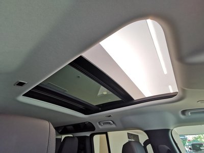 LAND ROVER DEFENDER - 5