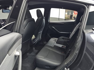 2026 Tesla MODEL Y — миниатюра 17