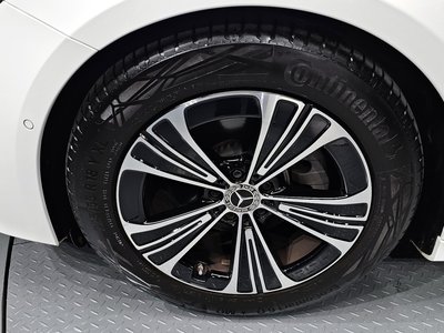 MERCEDES-BENZ E-CLASS - 6