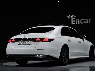 MERCEDES-BENZ E-CLASS - 5