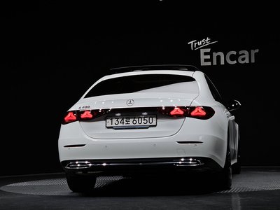 MERCEDES-BENZ E-CLASS - 3