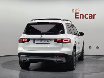 MERCEDES-BENZ GLB - 4