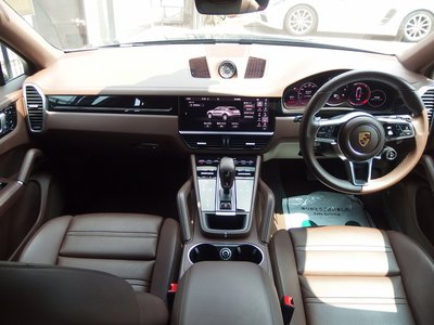 صورة 2 لـ 2021 Porsche CAYENNE