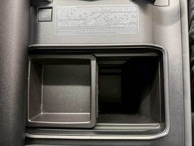 TOYOTA LAND CRUISER 300 - 10