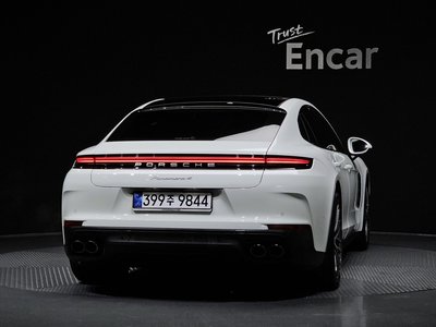 PORSCHE PANAMERA - 3