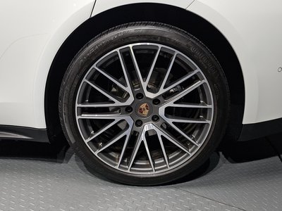 PORSCHE PANAMERA - 8