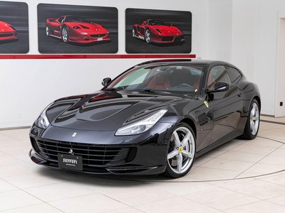 FERRARI GTC4 LUSSO
