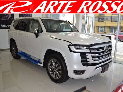 TOYOTA LAND CRUISER 300