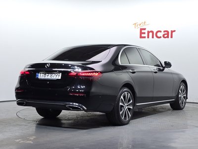 MERCEDES-BENZ E-CLASS - 3