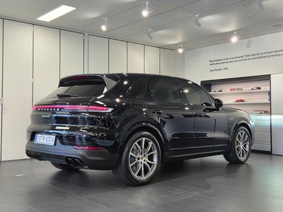 PORSCHE CAYENNE - 5