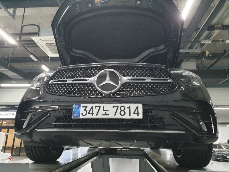 MERCEDES-BENZ GLC - View 1