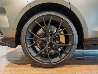 2026 Aston Martin DBX 照片 14
