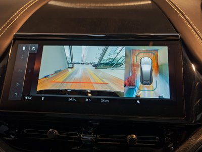 2026 Aston Martin DBX — миниатюра 29