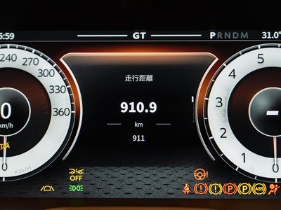 2026 Aston Martin DBX — миниатюра 27