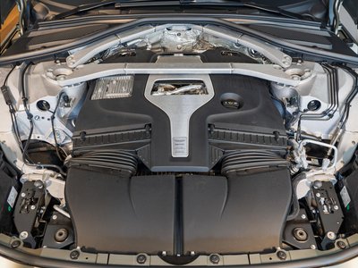 2026 Aston Martin DBX — миниатюра 31