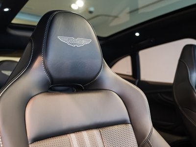 2026 Aston Martin DBX — миниатюра 19