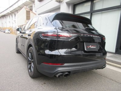 PORSCHE CAYENNE - 8