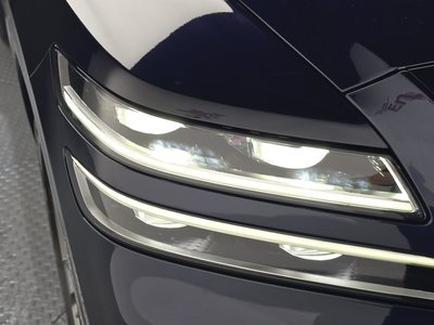 صورة 9 لـ 2023 Genesis GV80
