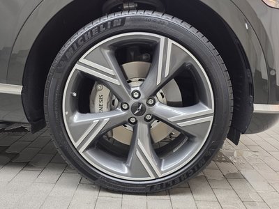 2025 Genesis GV80 photo 8