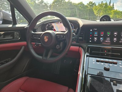 صورة 9 لـ 2024 Porsche PANAMERA