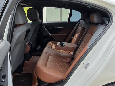 2024 BMW 5 SERIES thumbnail 11