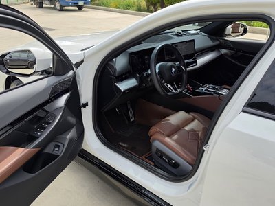 2024 BMW 5 SERIES — фото 10