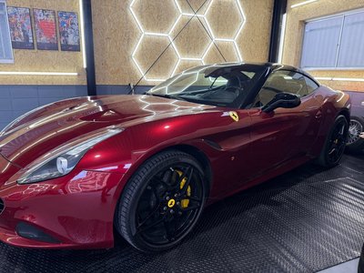 FERRARI CALIFORNIA T - 7