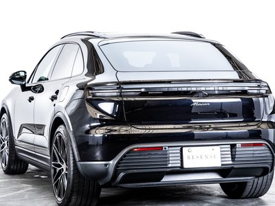 2025 Porsche MACAN thumbnail 30