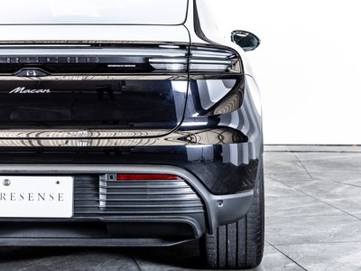 2025 Porsche MACAN thumbnail 34