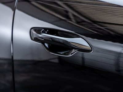 2025 Porsche MACAN thumbnail 23