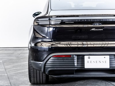 2025 Porsche MACAN thumbnail 35