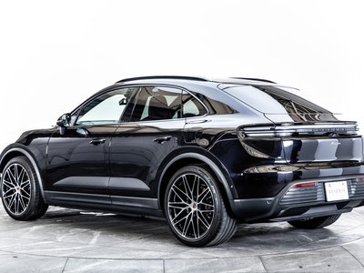2025 Porsche MACAN thumbnail 31