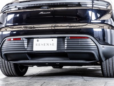 2025 Porsche MACAN thumbnail 33