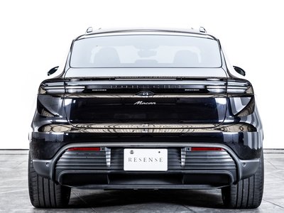 2025 Porsche MACAN thumbnail 32