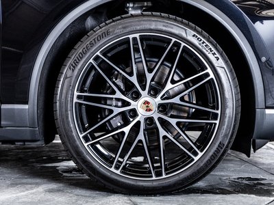 2025 Porsche MACAN thumbnail 27