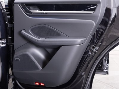 2025 Porsche MACAN thumbnail 69