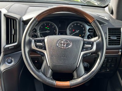 TOYOTA LAND CRUISER 200 - 10