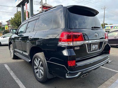TOYOTA LAND CRUISER 200 - 7