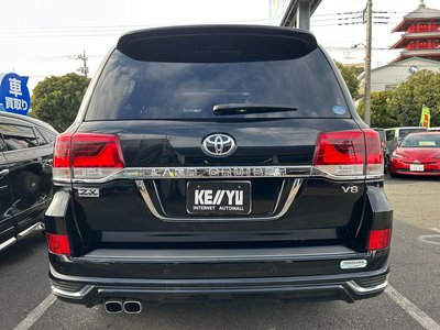 TOYOTA LAND CRUISER 200 - 6