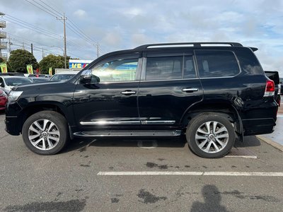 TOYOTA LAND CRUISER 200 - 8