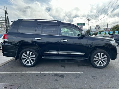 TOYOTA LAND CRUISER 200 - 4