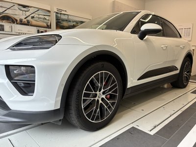 PORSCHE MACAN - 3