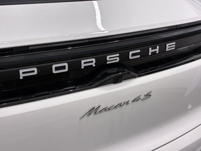 PORSCHE MACAN - 8