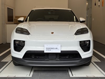 PORSCHE MACAN - 2