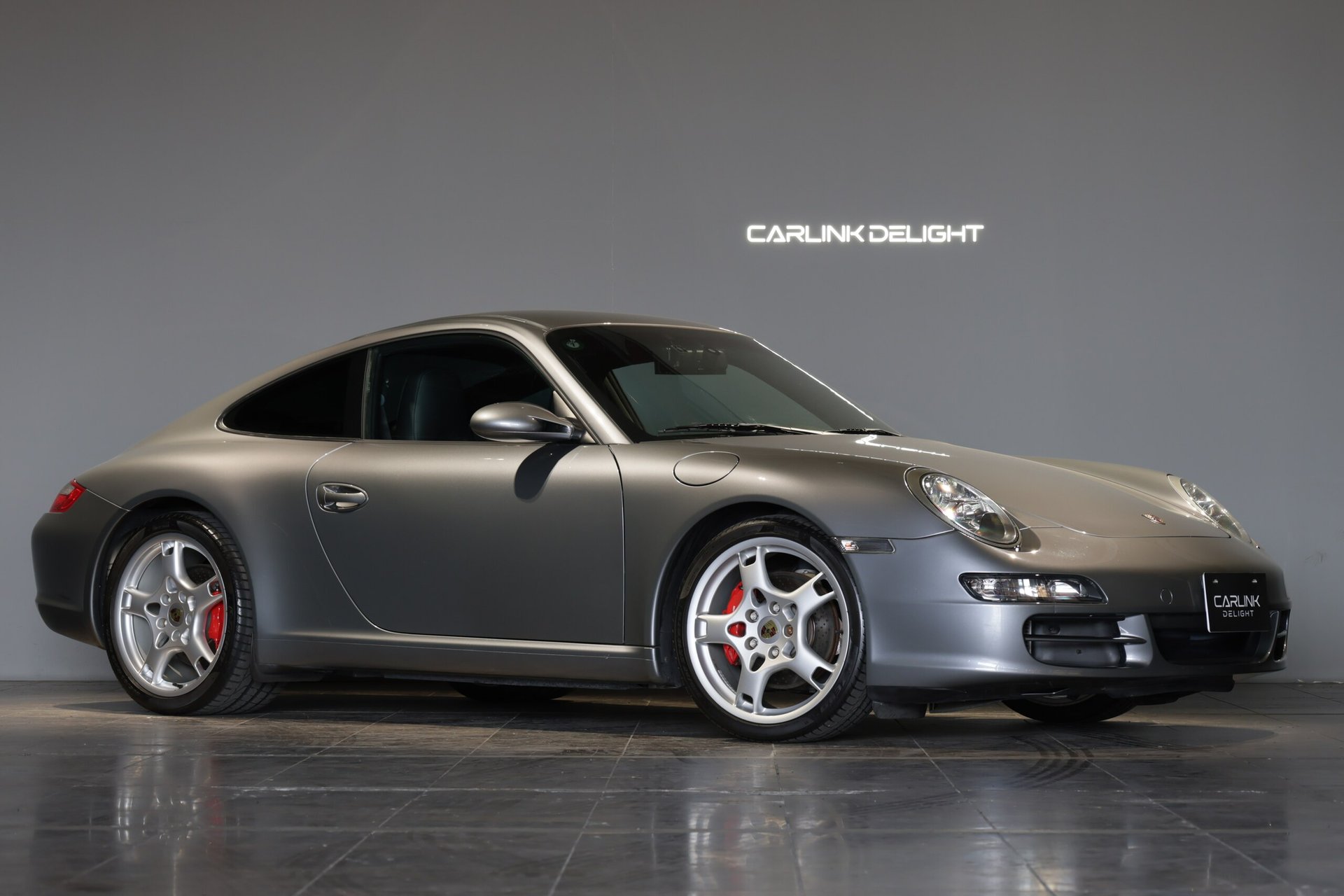 PORSCHE 911 - View 1