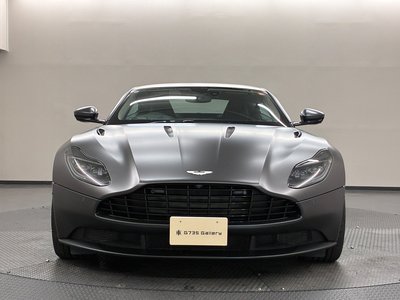 2019 Aston Martin DB11 — фото 10