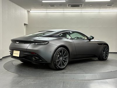 2019 Aston Martin DB11 — фото 2