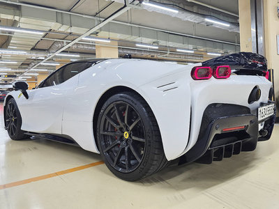 FERRARI SF90 STRADALE - 7