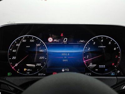 MERCEDES-BENZ E-CLASS - 8