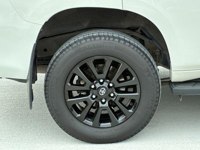 TOYOTA LAND CRUISER PRADO - 10